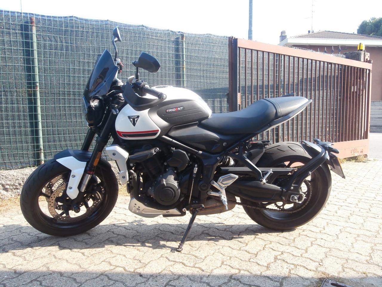Triumph Trident 660 del 2021 DEPOTENZIATA compreso trapasso-tagliando-garanzia