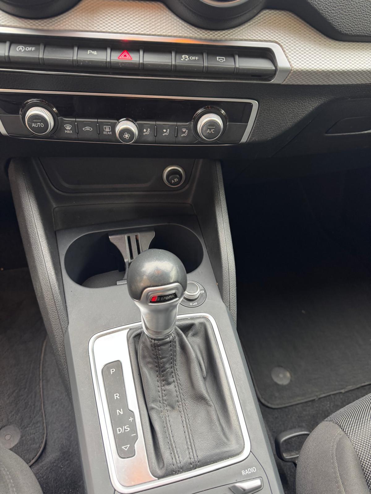 Audi Q2 35 TDI S tronic Business