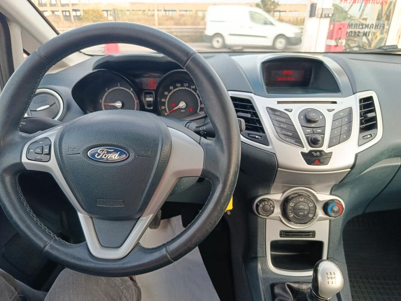 Ford Fiesta 1.4 TDCi 70CV 5p. Titanium