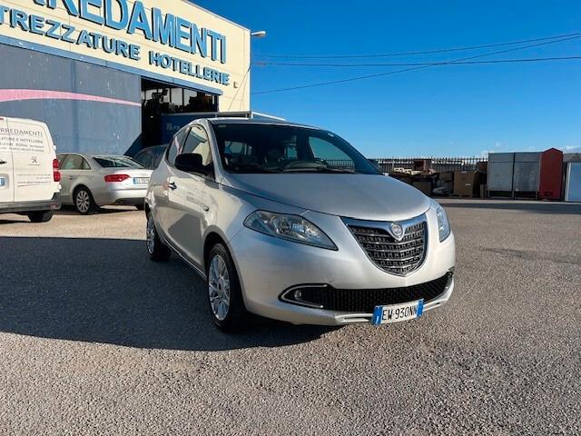 Lancia Ypsilon 1.2 69 CV 5 porte GPL Ecochic Silver