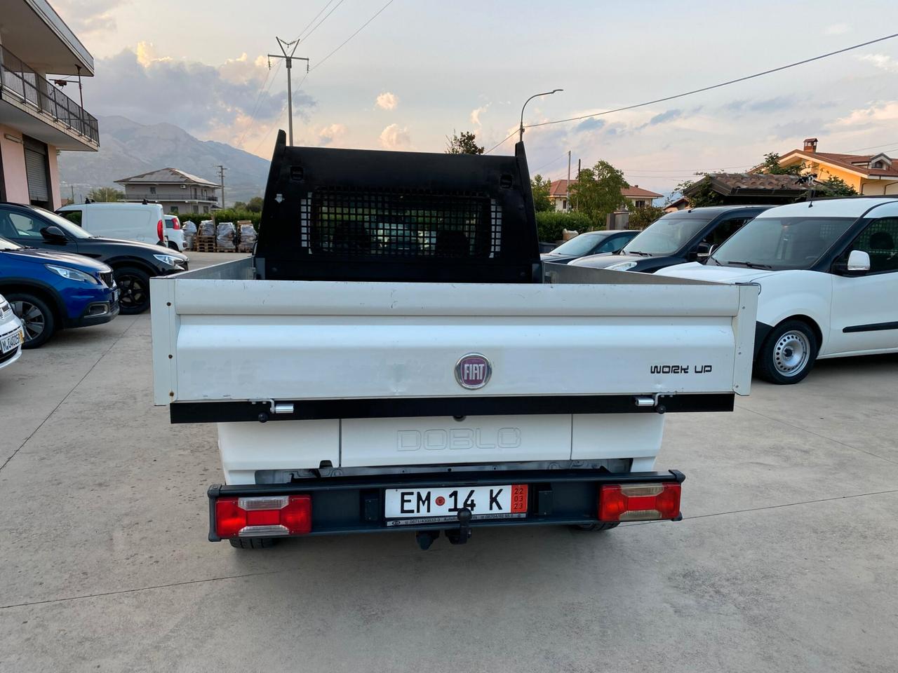 2011 FIAT DOBLO' MAXI CARGO WORK-UP