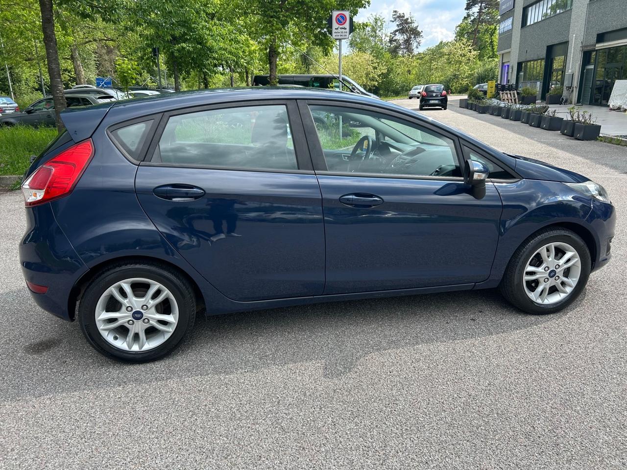 Ford Fiesta 1.5 TDCi 75CV 5 porte Black &*Neo patentati