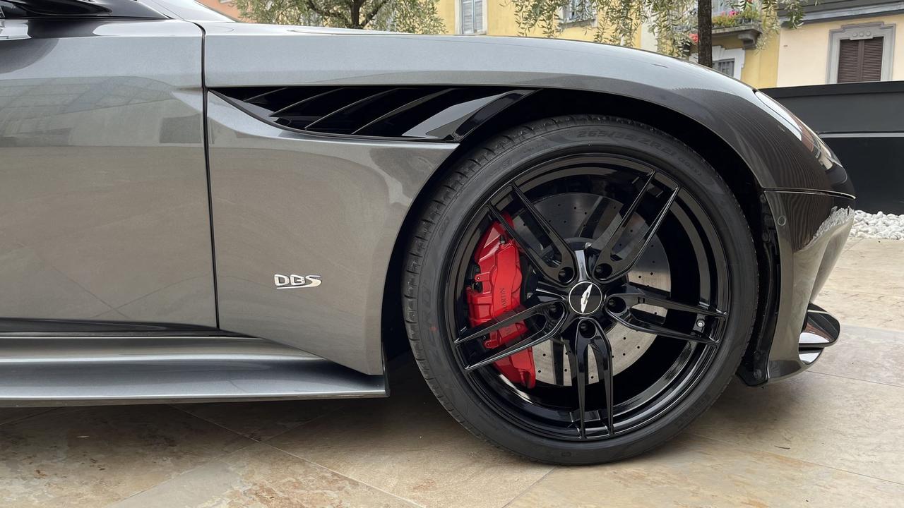 ASTON MARTIN DBS (Superleggera) Coupe 5.2 V12 auto