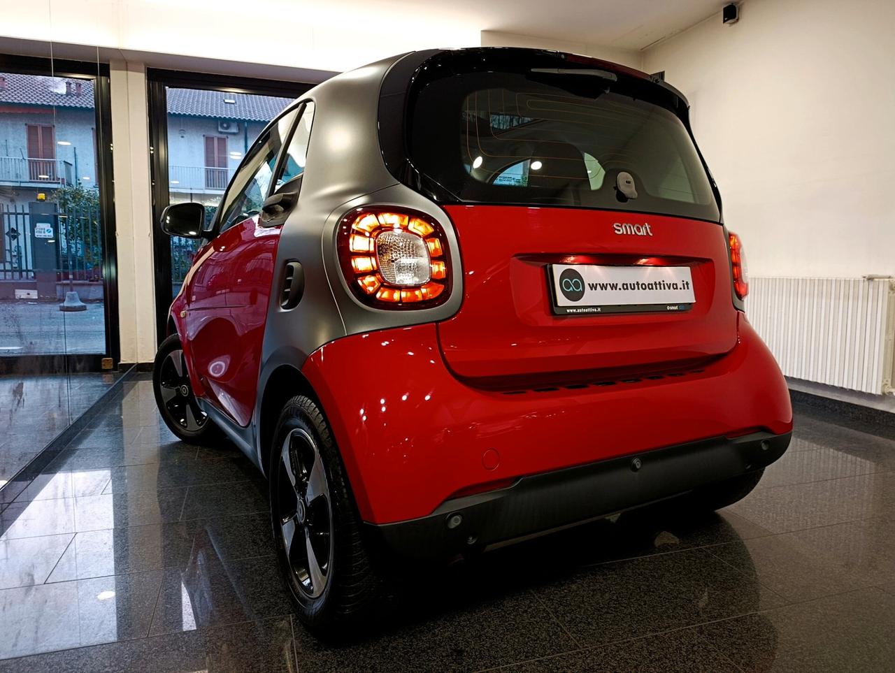 Smart ForTwo 70 1.0 twinamic Passion Grey opaco e Rosso