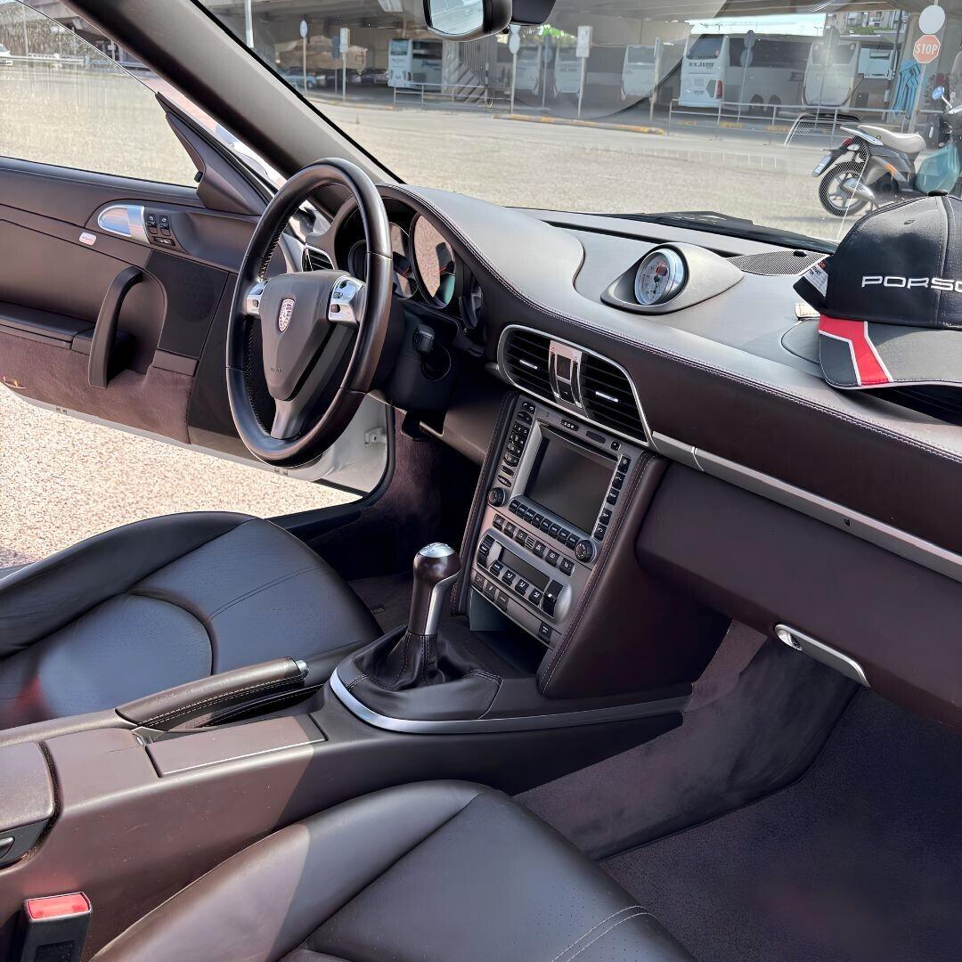 Porsche 911 Carrera 4S Cabriolet - 355CV