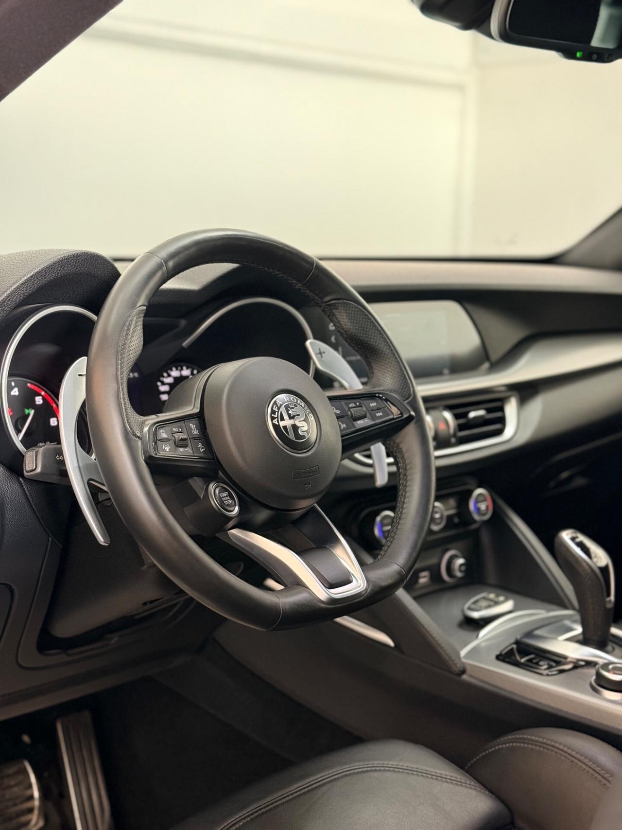 Alfa Romeo Stelvio 2.2 TD 210 CV AT8 Q4 Veloce MY21 EURO 6D TEMP