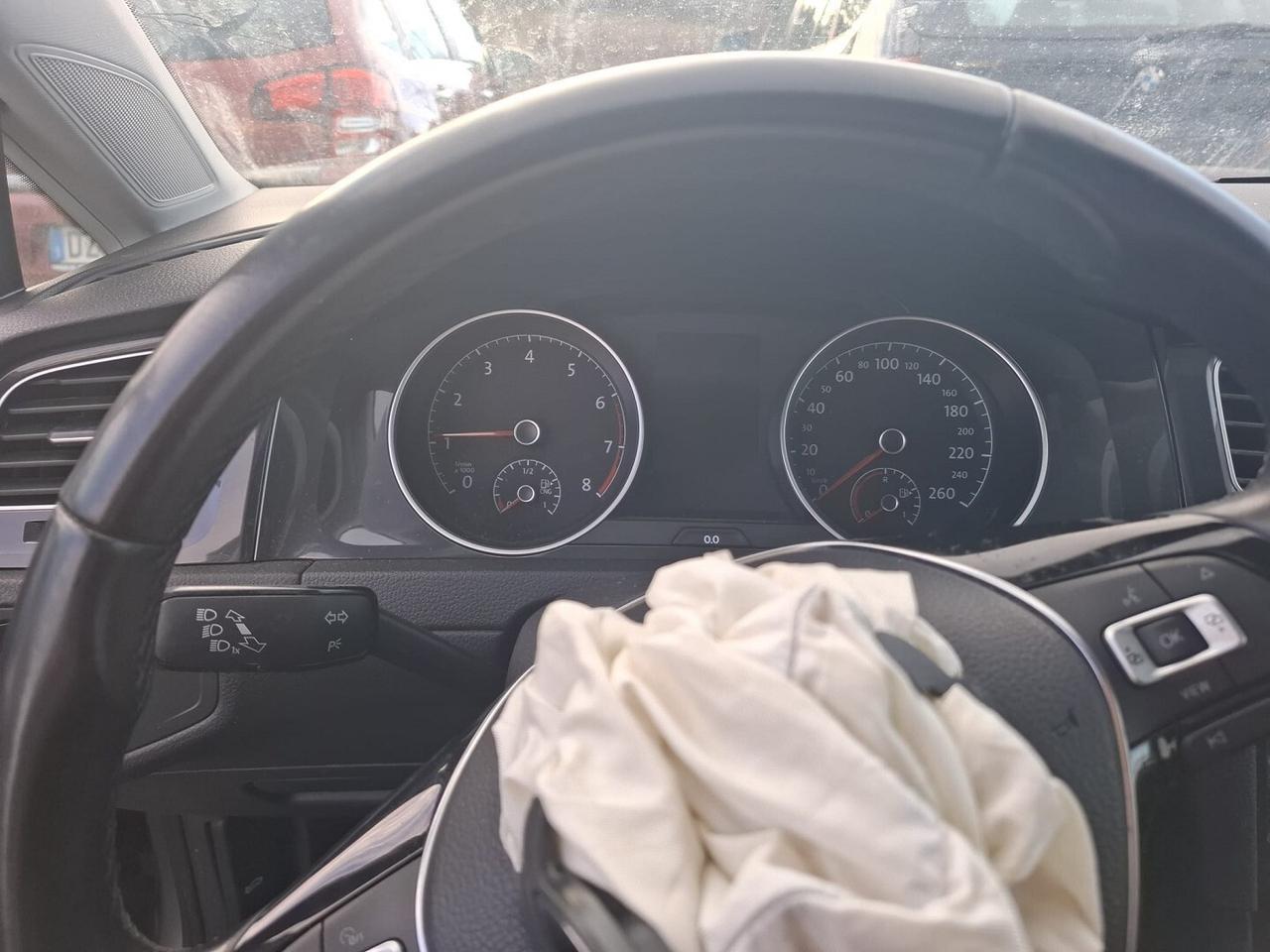 VW GOLF 7 2020 EXECUTIVE SINISTRATO