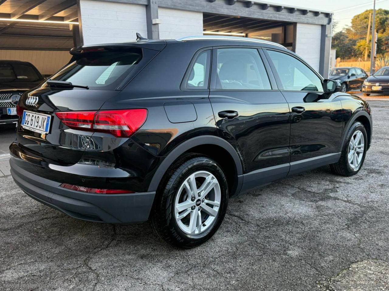 AUDI Q3 35 TDI Business
