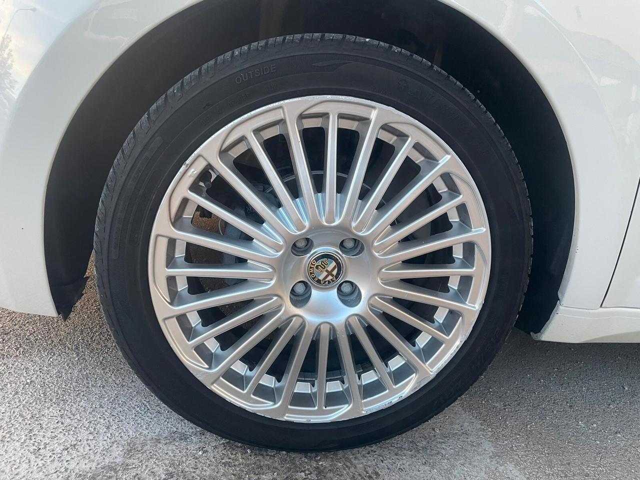 Alfa Romeo MiTo 1.4 78 CV Distinctive Sport Pack