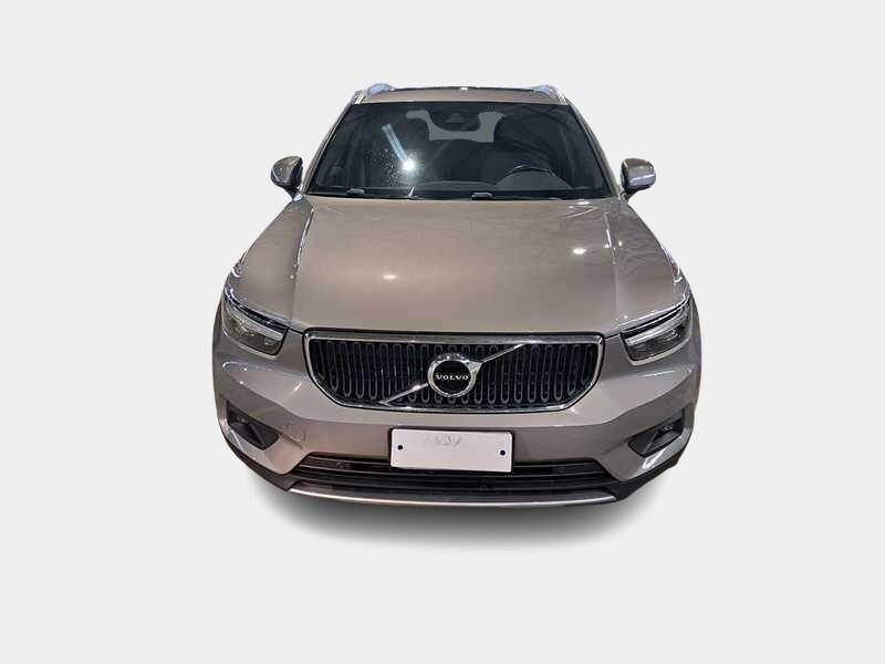 VOLVO XC40 T2 automatico Momentum Pro