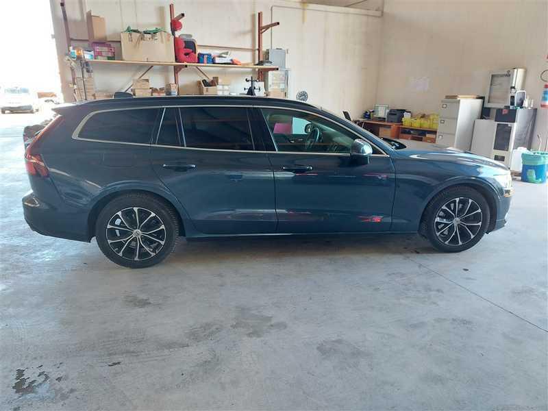 VOLVO V60 B4 D autom. Momentum Business Pro MY22 WAGON