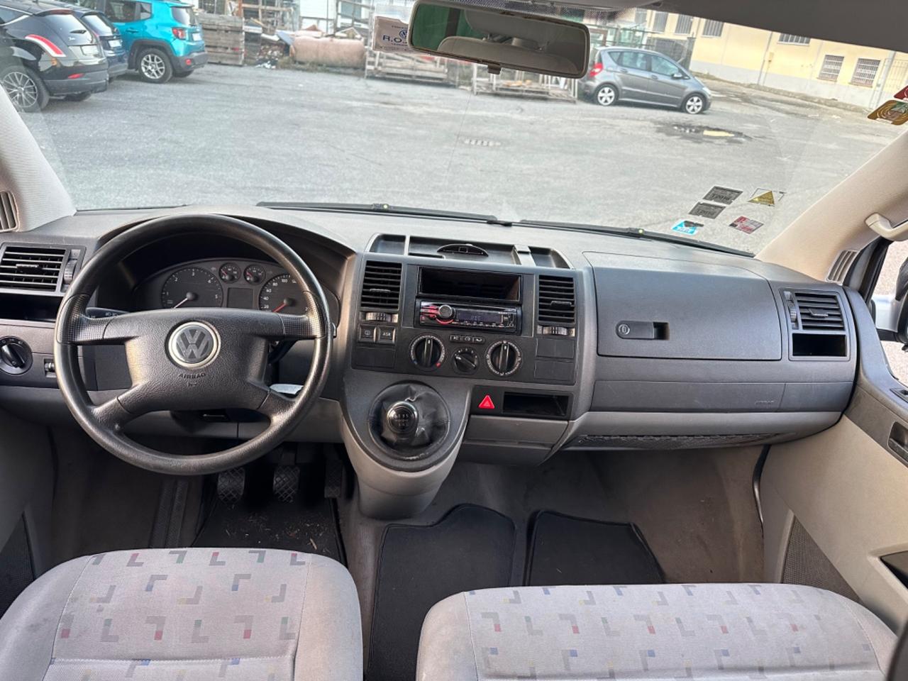 Volkswagen Transporter 9 POSTI