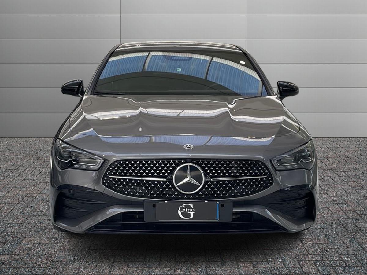 Mercedes-Benz CLA Coupe - C118 2023 - CLA Coupe 200 d AMG Line Premium auto