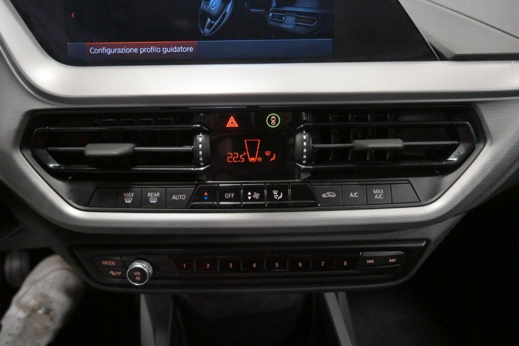 BMW 116D 115CV 6M. BUSINESS ADVANTAGE ( FARI LED - BMW DIGITAL COCKPIT - CRUISE - NAVI - MIRROR - PDC )