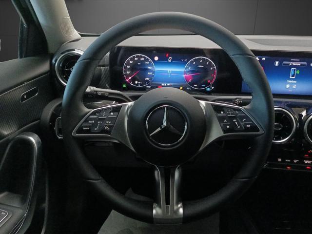 MERCEDES-BENZ A 180 Automatic Progressive Advanced