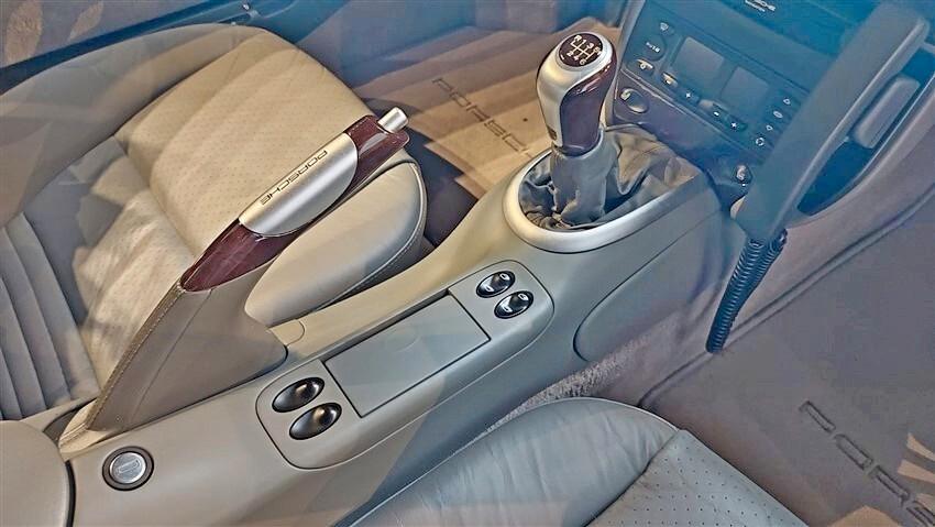Porsche 911 Carrera 4S cat Coupé