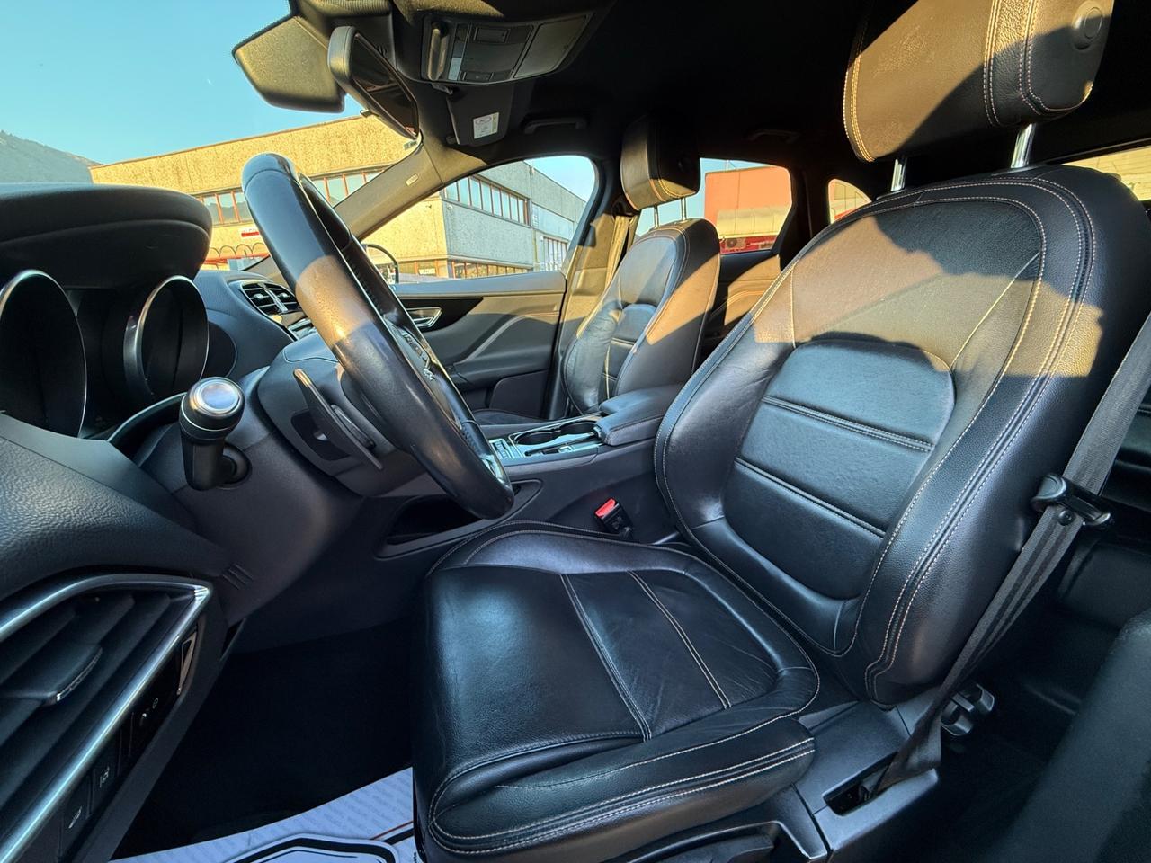 Jaguar F-Pace 2.0 D 180 CV AWD aut. Portfolio 2017