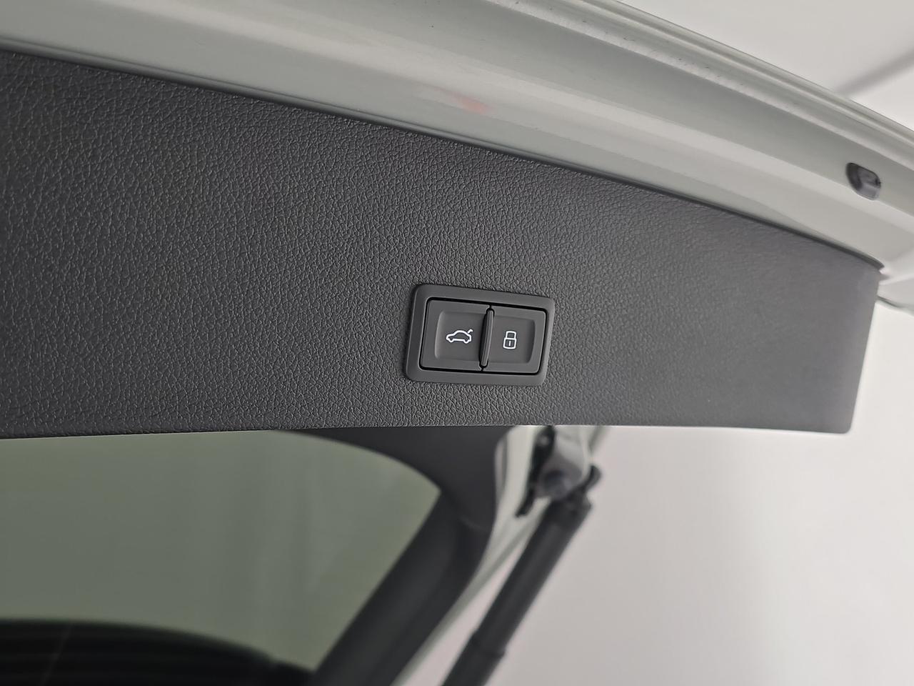 Audi Q2 35 2.0 tdi business advanced s-tronic