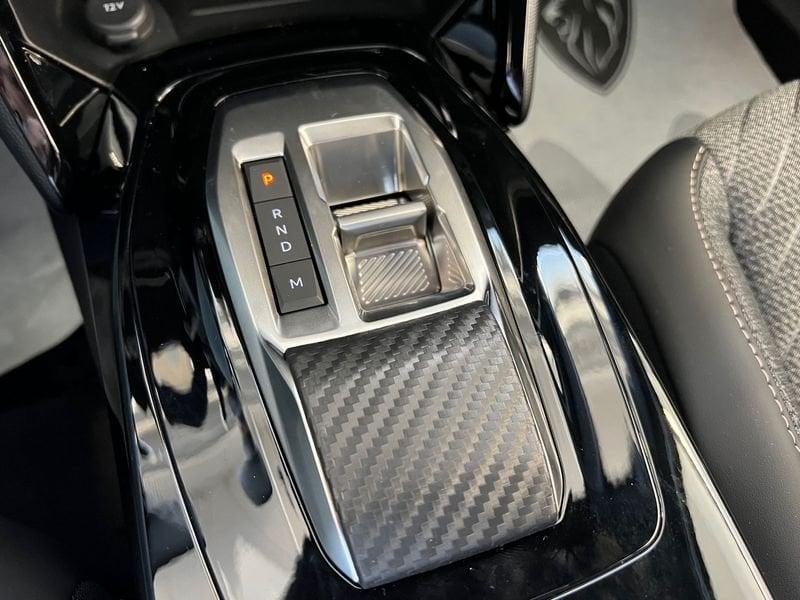 Peugeot 2008 Hybrid 145cv e-DCS6 Allure auto