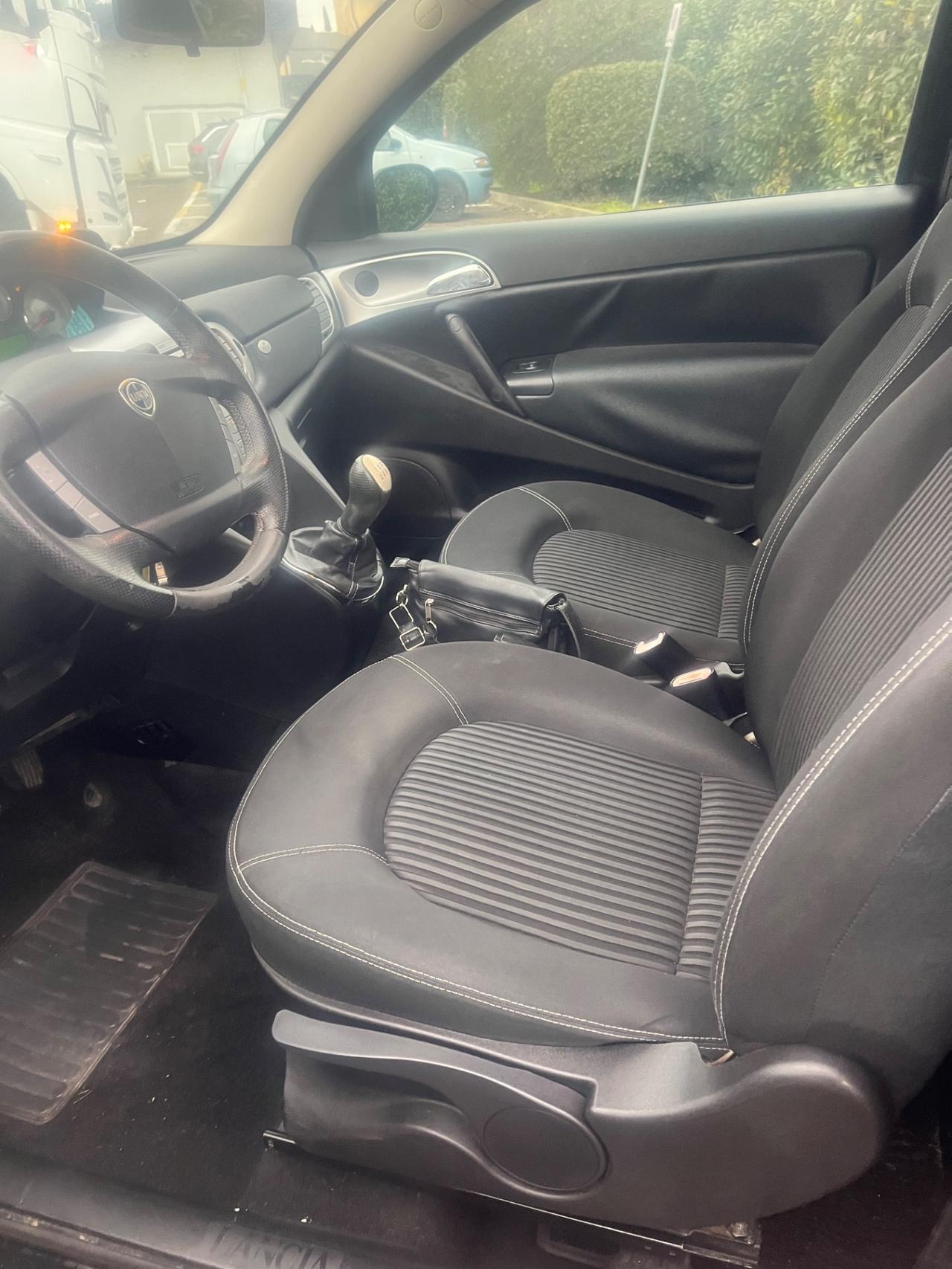 Lancia Ypsilon 1.3 Disel