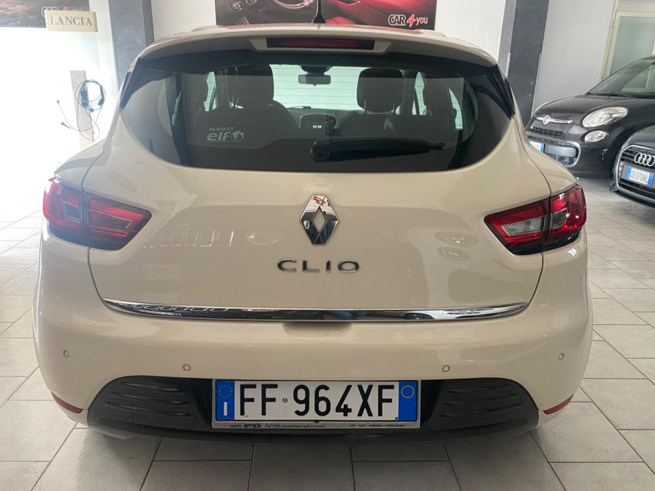 Renault Clio 1.2 75CV 5 porte NEOPATENTATI