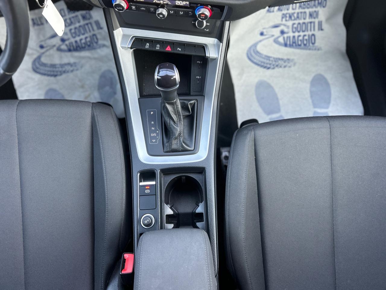 Audi Q3 35 2.0 tdi s-tronic