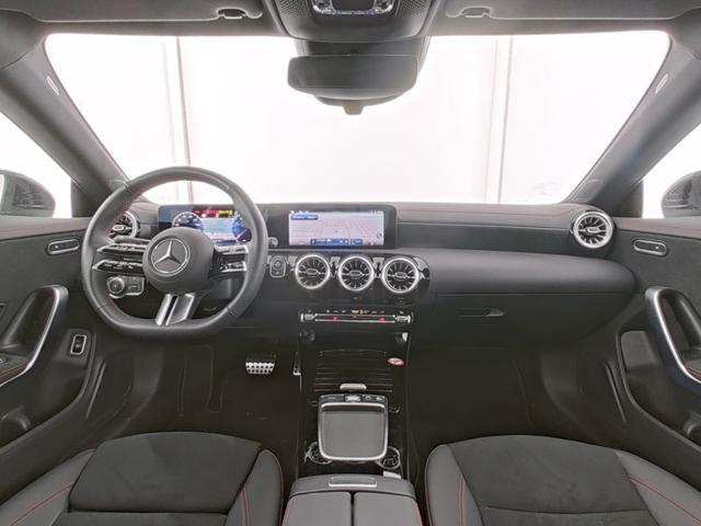MERCEDES-BENZ CLA 180 Automatic AMG Line Advanced Plus