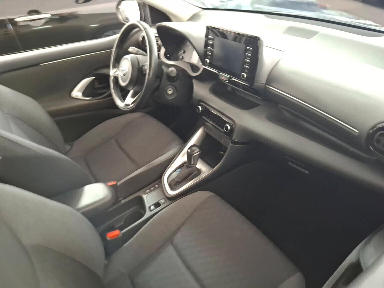 Toyota Yaris 1.5 full Hybrid 5 porte