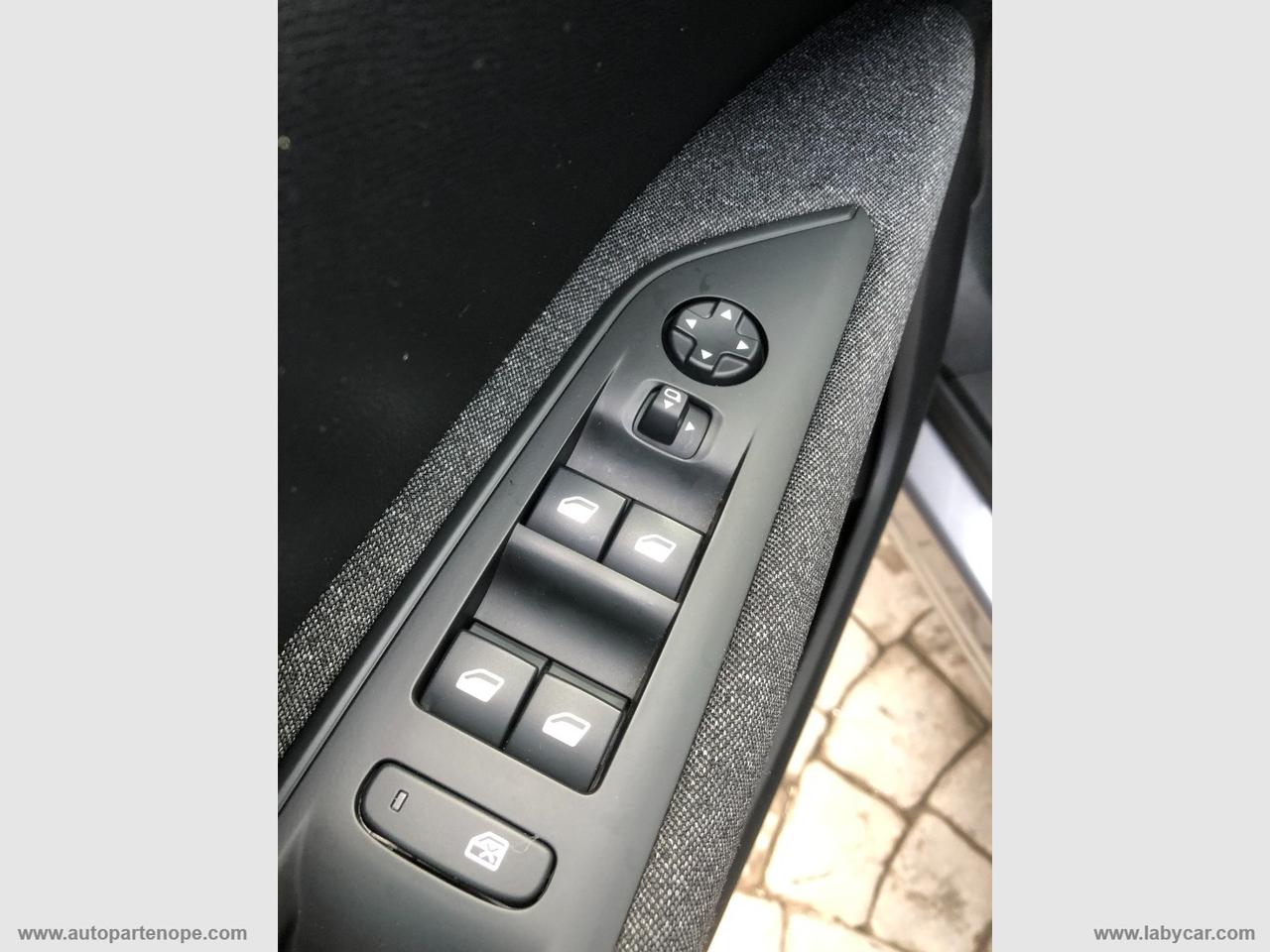 PEUGEOT 3008 BlueHDi 130 S&S Business