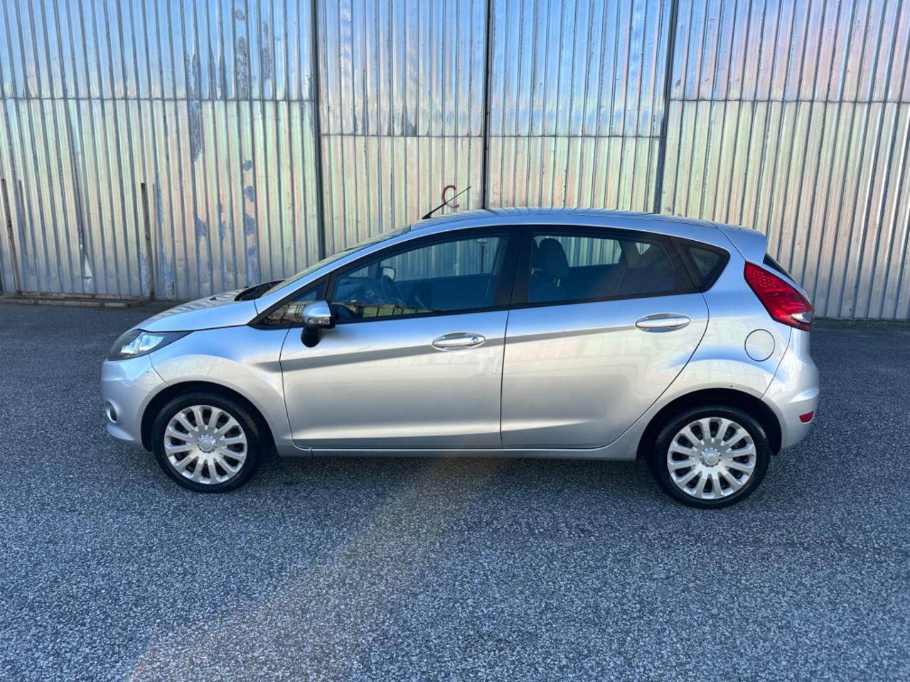 Ford Fiesta 1.4 5 porte Bz.- GPL Titanium COME NUOVA