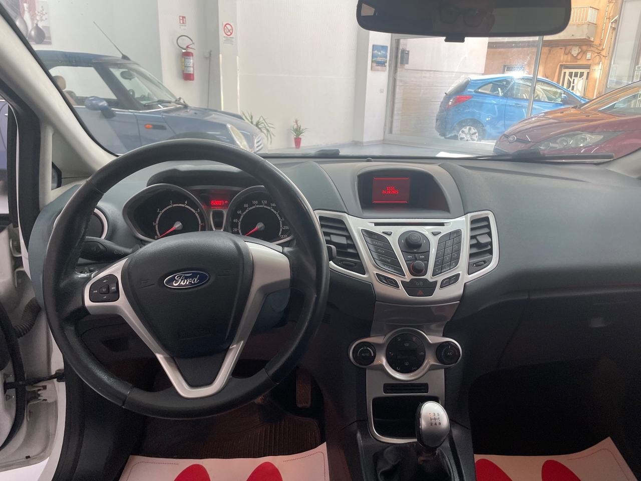 Ford Fiesta 1.4 5 porte Bz.- GPL Titanium