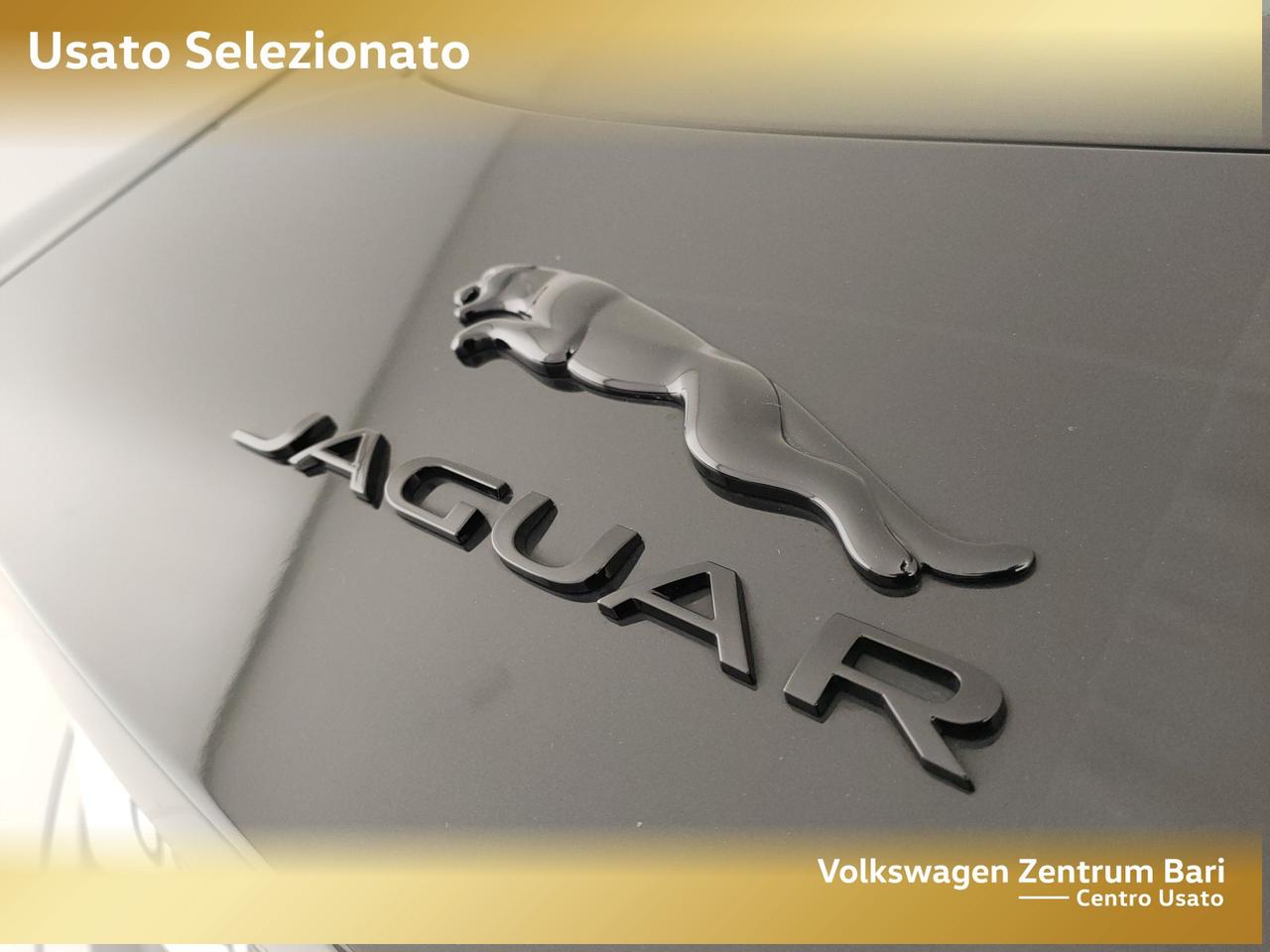 Jaguar F-Type coupe 2.0 i4 r-dynamic rwd 300cv auto