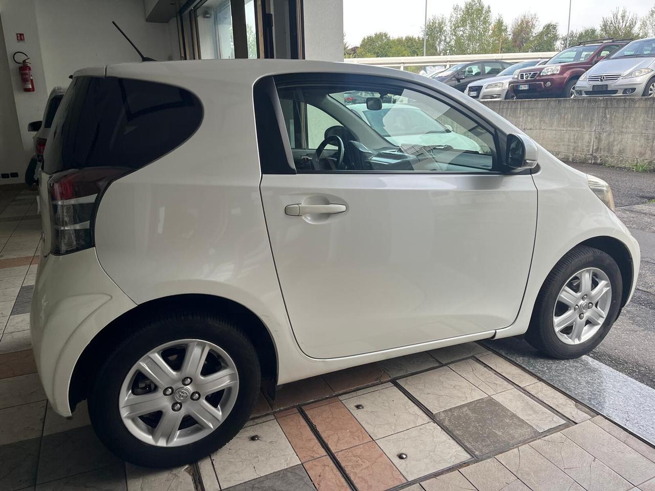 Toyota iQ 1.0