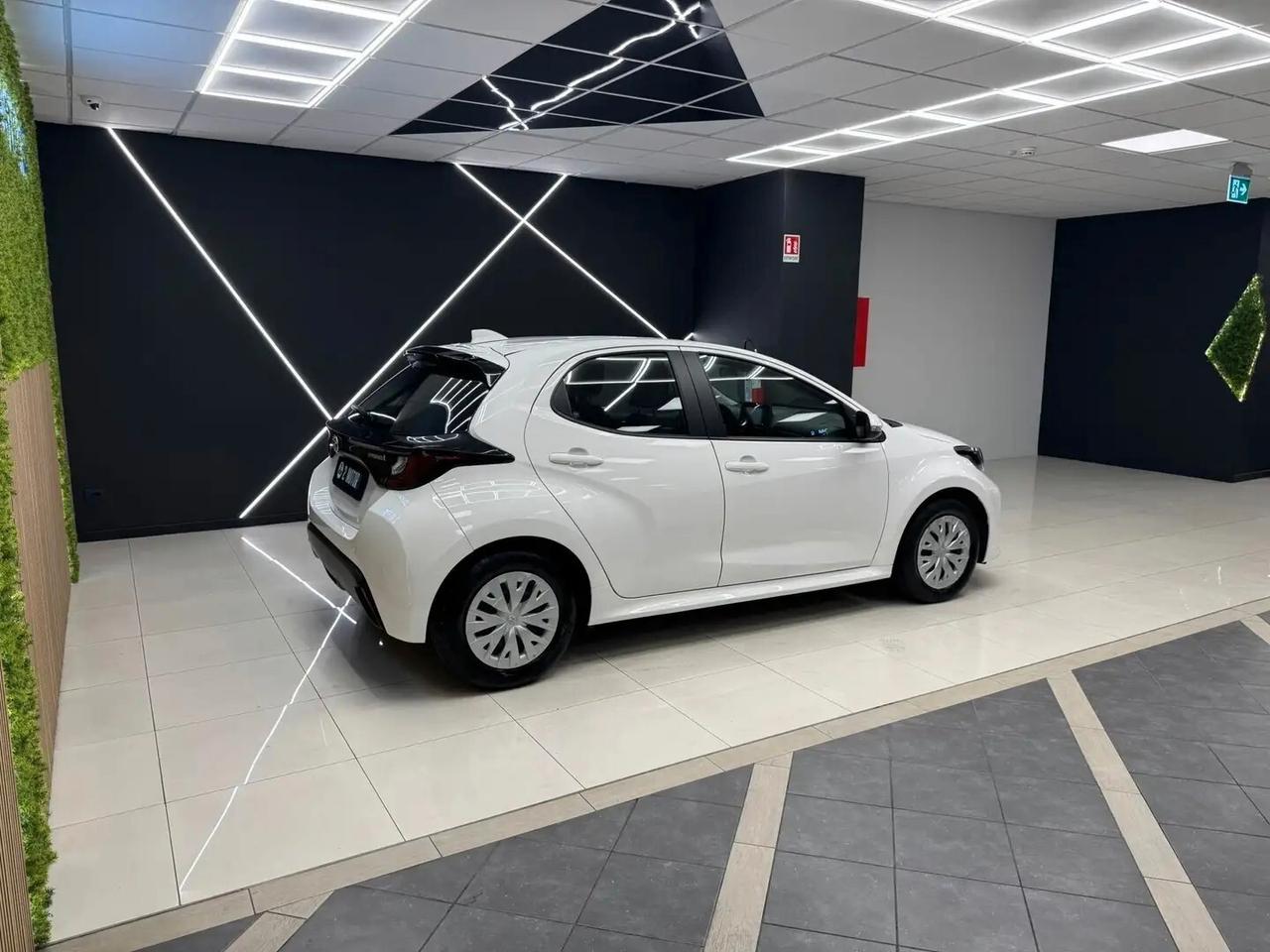 Toyota Yaris 1.5 Hybrid 5 porte Trend