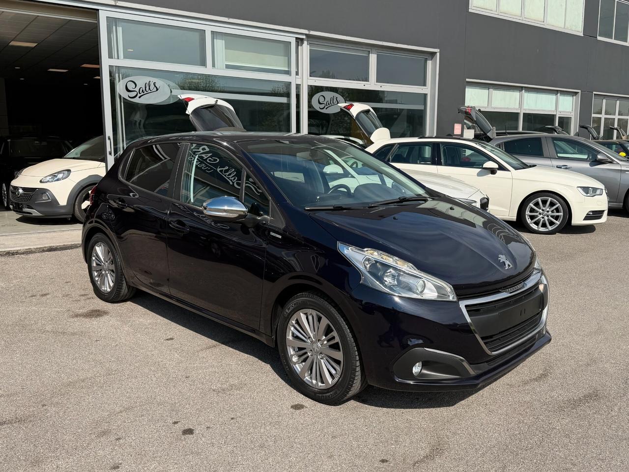 Peugeot 208 1.2 benzina Neopatentati