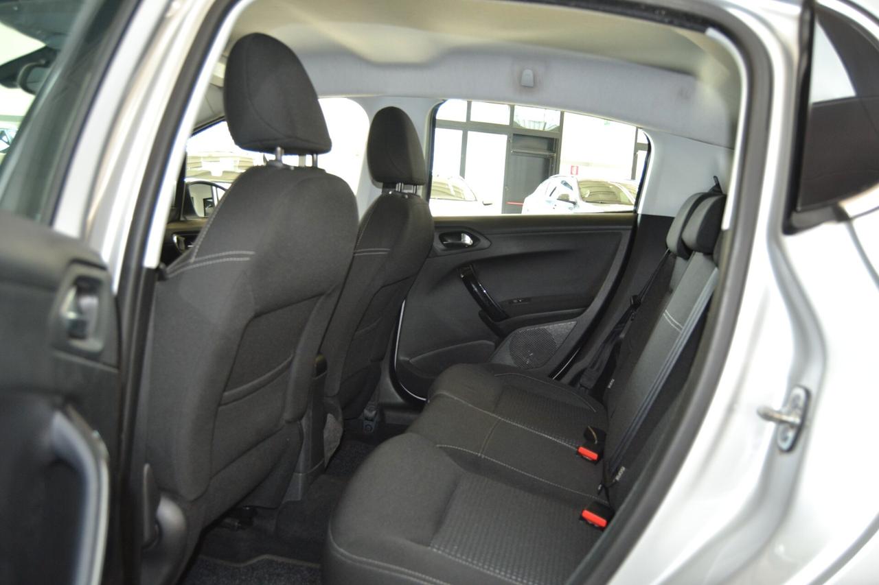 Peugeot 208 BlueHDi 75 5P Allure Navi/UniPRO/KMDOC