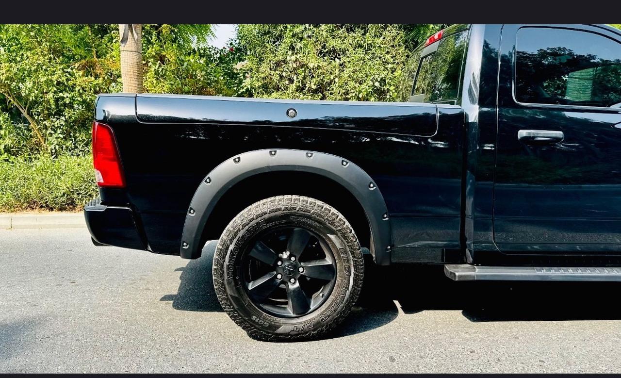Dodge RAM 4WD 5.7 V8 Extra Cab * Box Sport