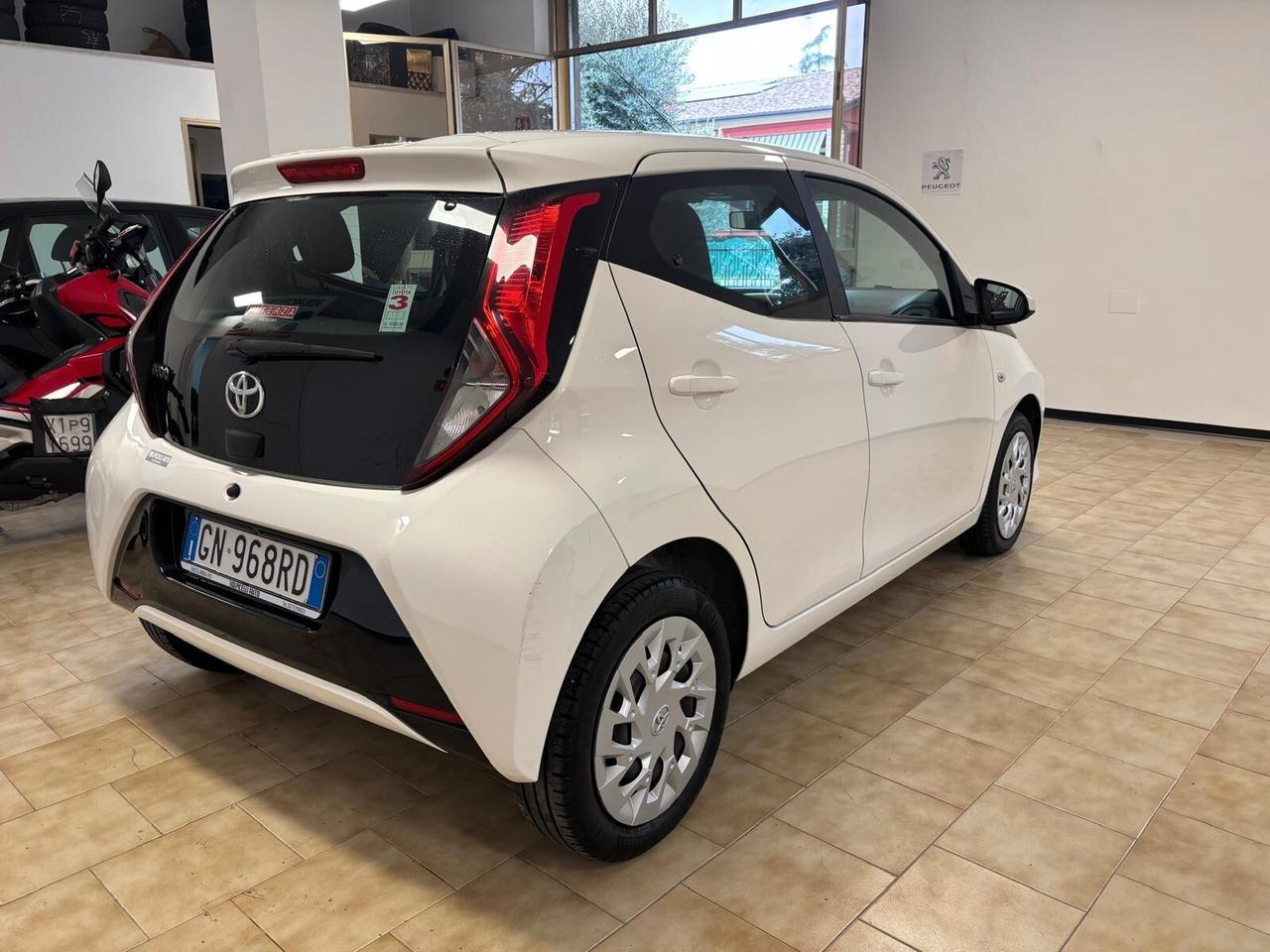 TOYOTA AYGO ANNO 2019 BZ 1.0 ADATTA NEOPATENTATI KM 48 MILA