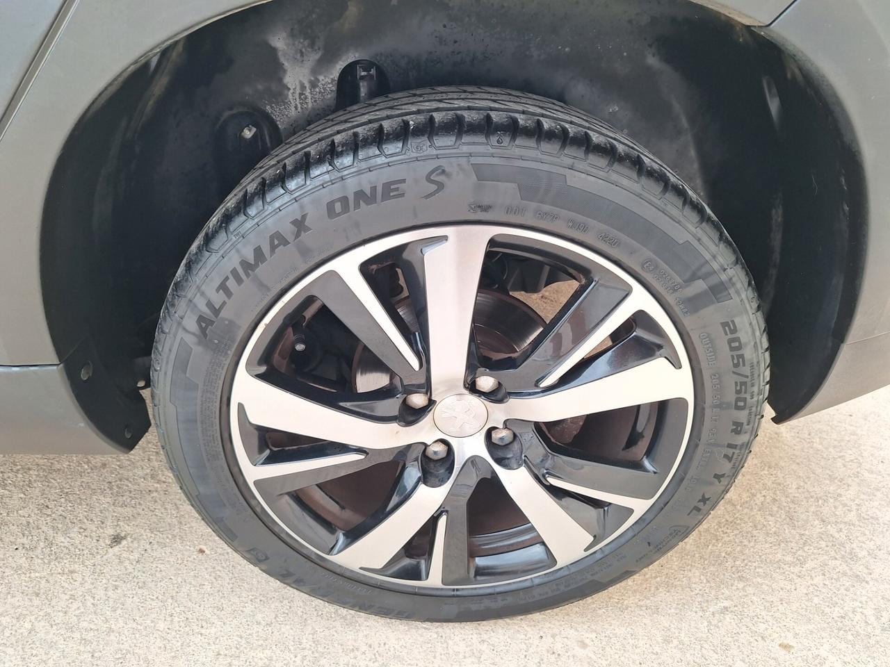 Peugeot 2008 BlueHDi 120 cv Allure PERFETTA