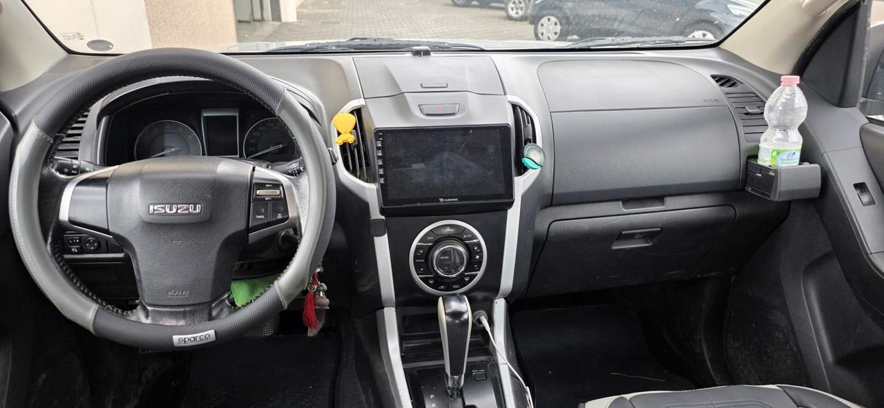 Isuzu D-Max 2.5 Crew Cab Solar A/T 4WD VEICOLO PER COMMERCIANTI