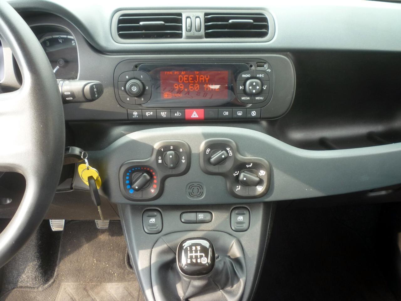 FIAT Panda 1.0 Hybrid 70 CV NERO 2021