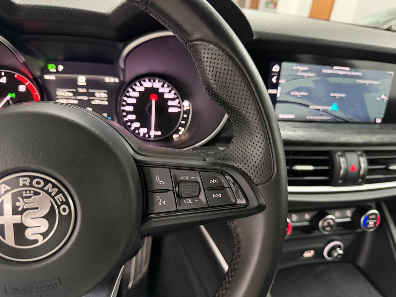 Alfa Romeo Stelvio 2.2 TD 160 CV SUPER BUSINESS NAVI RETROCAMERA SENSORI ANTERIORI E POSTERIORI PERFETTA UNIPRO'