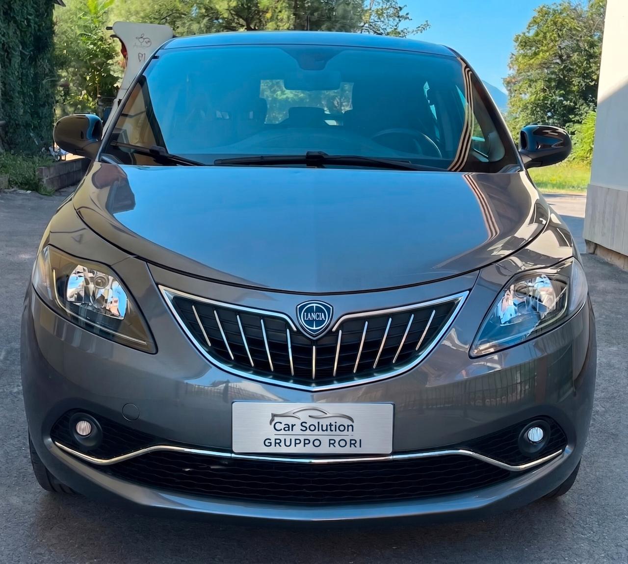 Lancia Ypsilon 1.0 Hybrid Gold