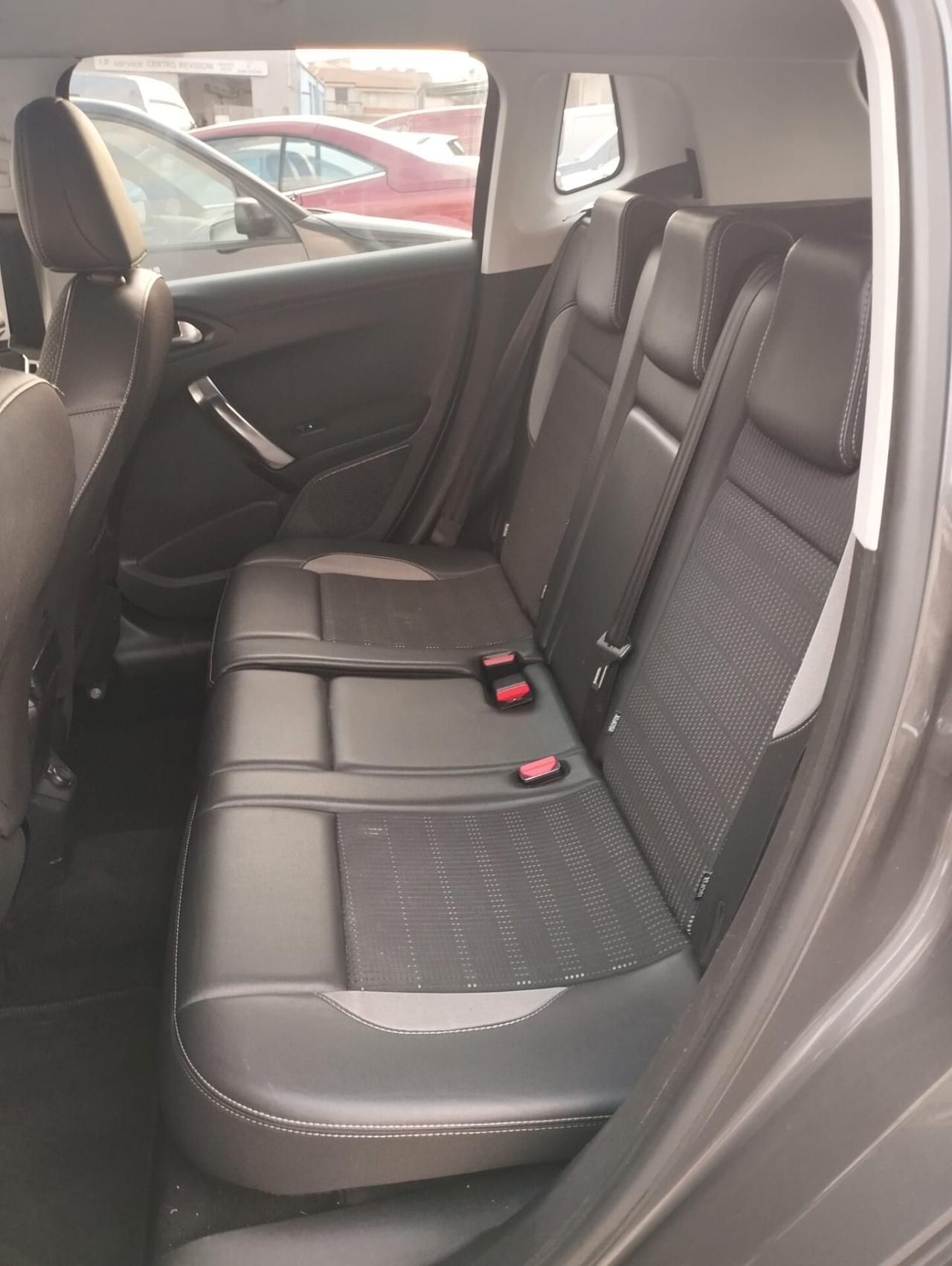 Peugeot 2008 BlueHDi 100 Allure