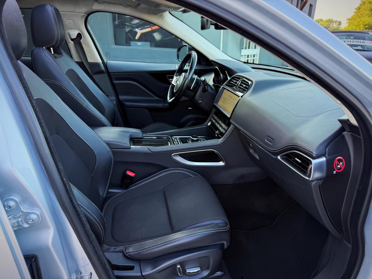 Jaguar F-Pace 2.0 D 180 CV AWD aut. Portfolio Extra Full Garanzia 24 Mesi