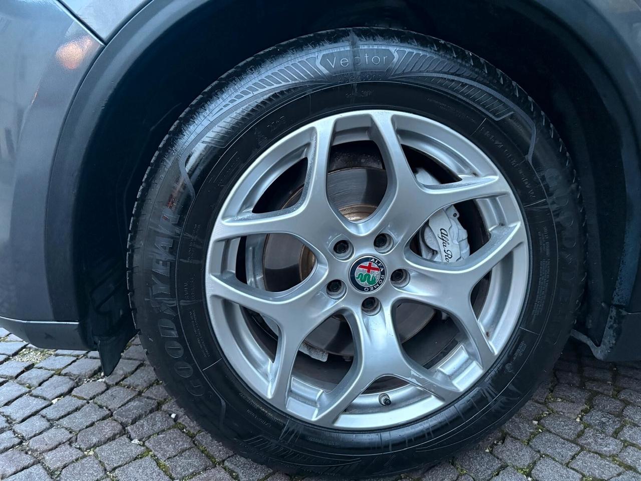 Alfa Romeo Stelvio 2.2 Turbodiesel 180 CV AT8 RWD Executive