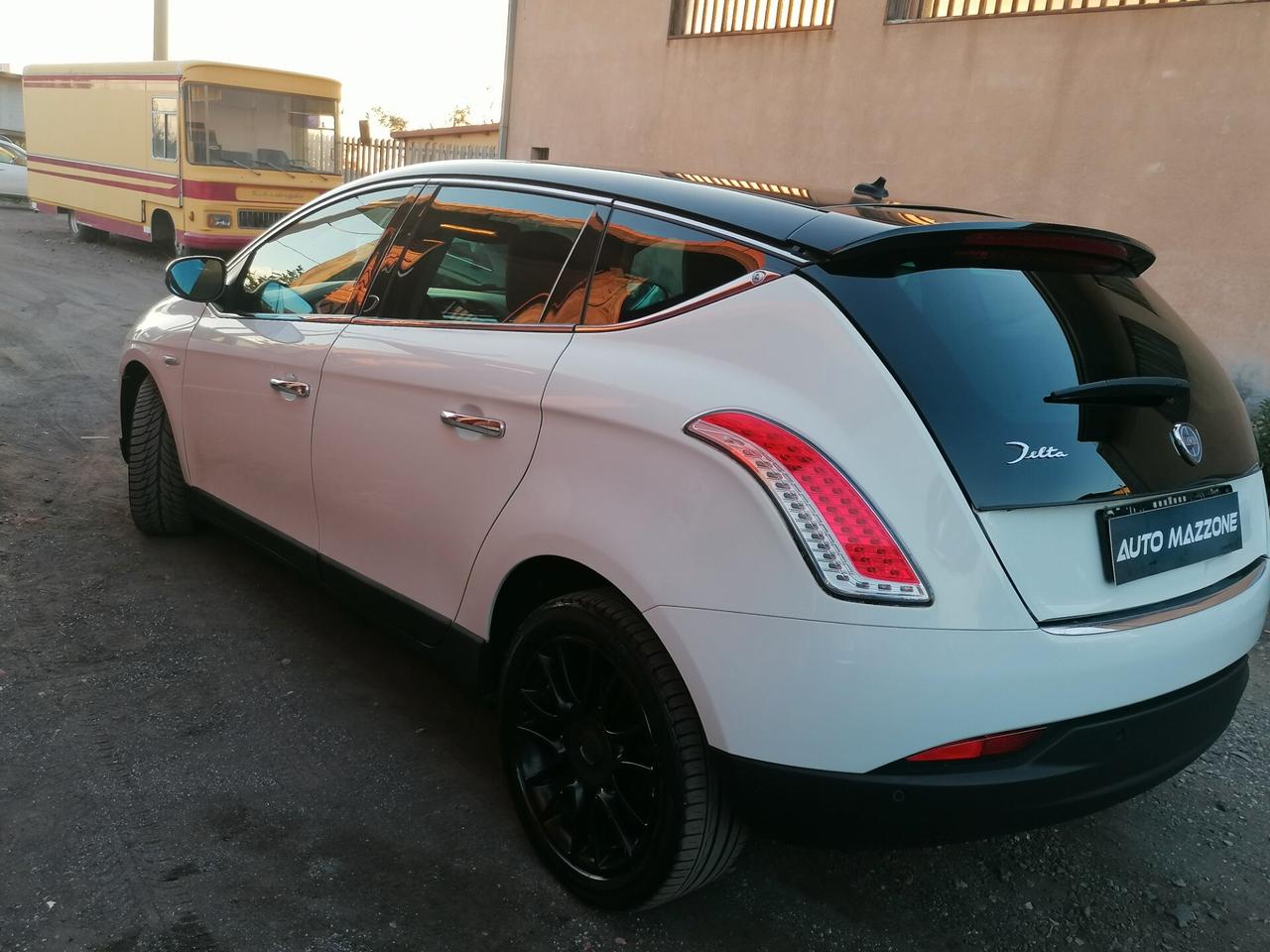 Lancia Delta 1.6 MJT Platino( da vetrina)