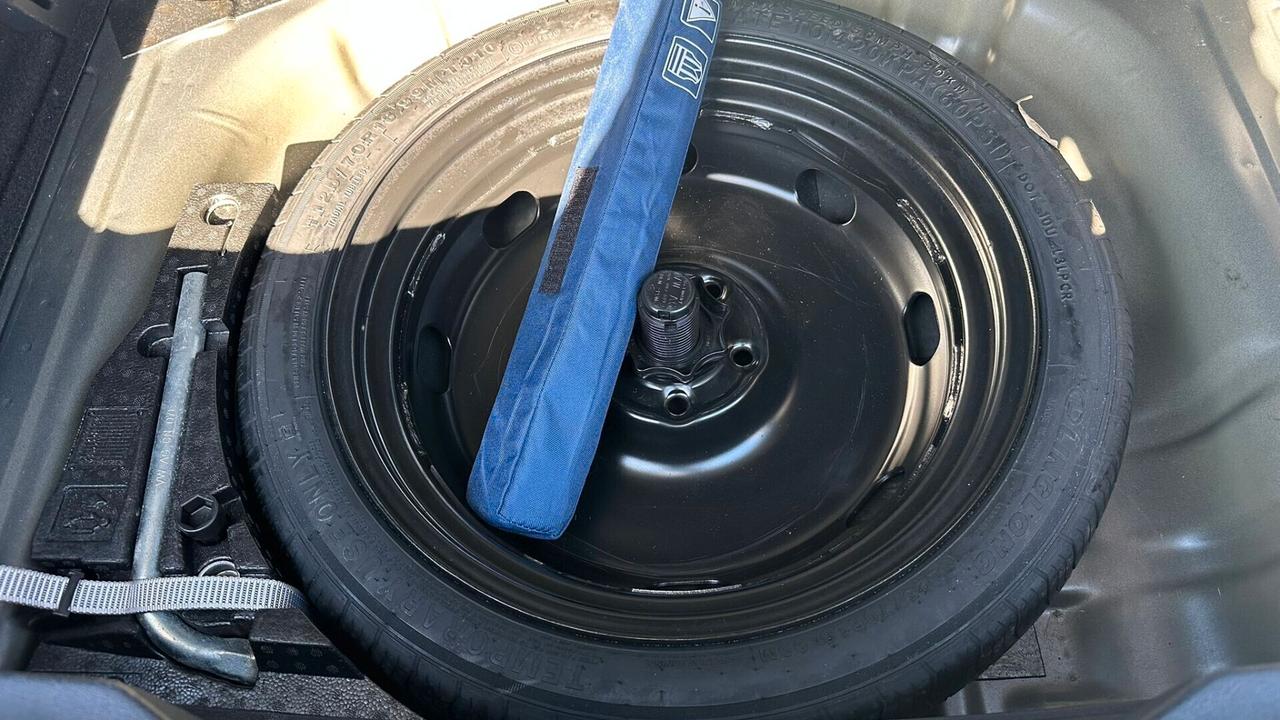 Volkswagen T-Roc 1.0 TSI Business BlueM Tech 2021 Neop LEGGI TESTO