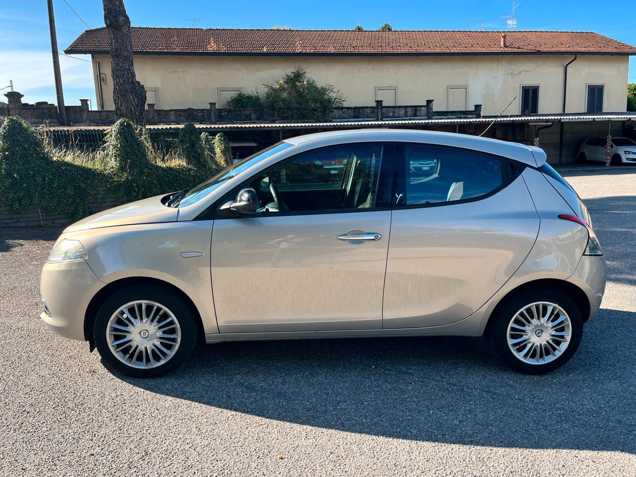 Lancia Ypsilon 1.2 69 CV 5 porte S&S Silver