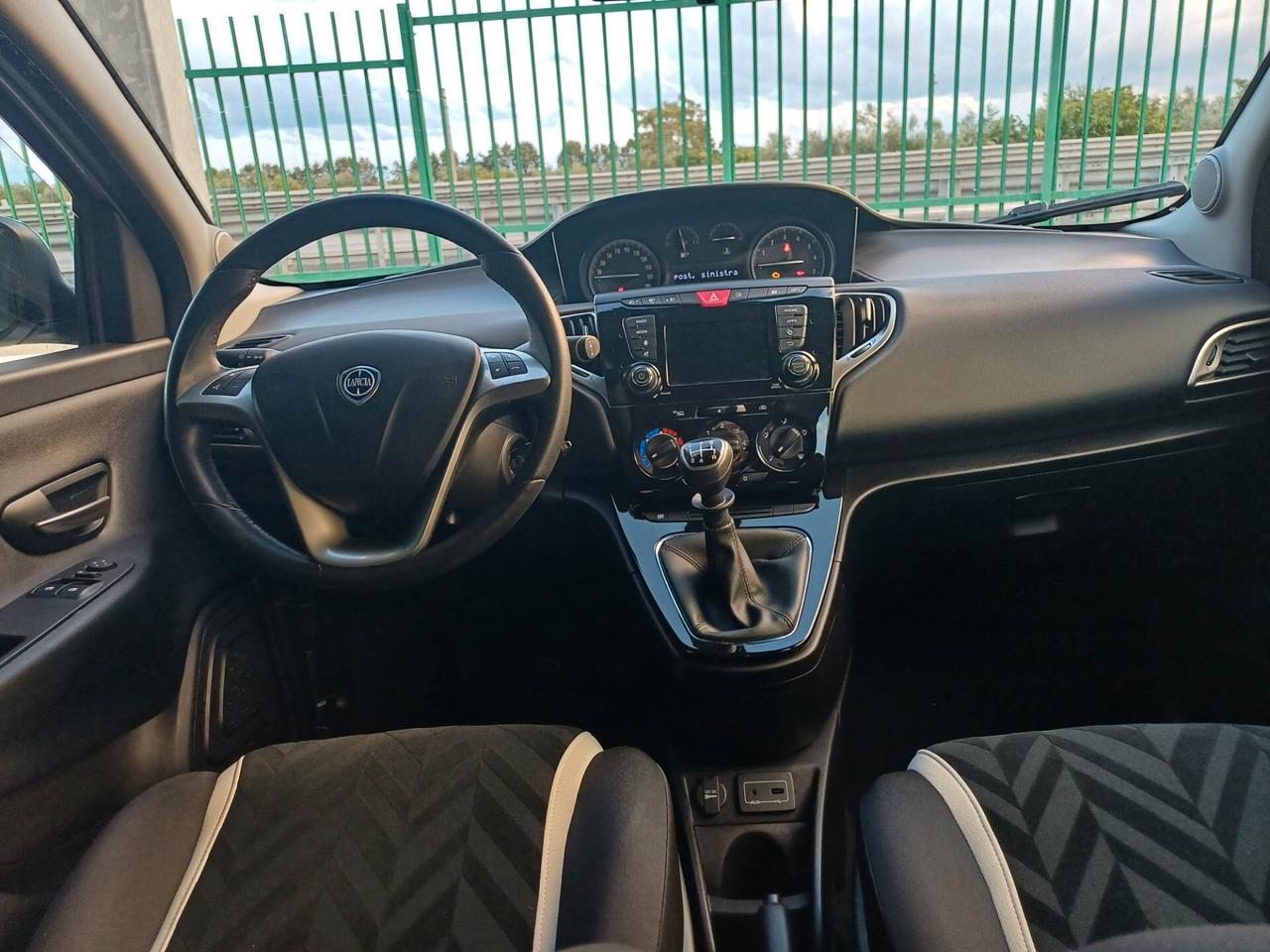 Lancia Ypsilon 1.2 69 CV 5 porte Gold